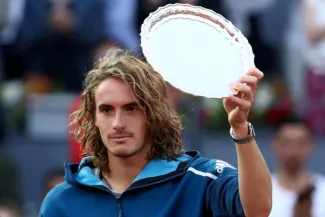 Tennis - Stefanos Tsitsipas, battu par Djokovic en finale à Madrid : « Je me sens vide » Tennis - Stefanos Tsitsipas, battu par Djokovic en finale à Madrid : « Je me sens vide ».