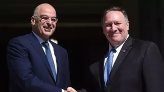 Pompeo à Athènes pour un accord de défense, accueilli par des manifestants Pompeo à Athènes pour un accord de défense, accueilli par des manifestants.