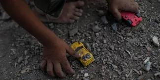 Le calvaire des enfants réfugiés sur l'île de Lesbos Le calvaire des enfants réfugiés sur l'île de Lesbos.