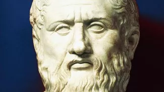 Comment les Grecs et les Romains voyaient leurs dieux Platon (copie romaine d’après un original grec du IVe siècle av. J.-C.). Granger NYC/Rue des Archives