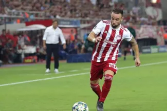 Foot - Olympiakos : Christian Karembeu confirme la prolongation de Mathieu Valbuena Mathieu Valbuena rempile avec l'Olympiakos. (Y. Halas/Presse Sports)