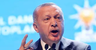 Migrants : l'accord entre l'Union européenne et la Turquie est « mort », estime la Grèce Erdogan exige le soutien de l'Union européenne pour en finir avec la crise en Syrie.