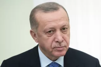 Cette interdiction intervient dans un contexte de tensions alors que des milliers de migrants tentent de passer la frontière terrestre entre la Turquie et la Grèce. Image: Keystone


