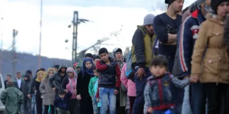 La Belgique devrait accueillir des mineurs vivant dans les camps de réfugiés grecs La Belgique devrait accueillir des mineurs vivant dans les camps de réfugiés grecs.