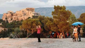 La trop longue solitude de l’Acropole d’Athènes privée de ses admirateurs La trop longue solitude de l’Acropole d’Athènes privée de ses admirateurs.