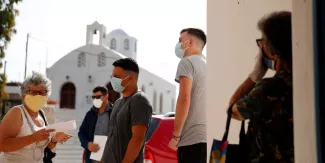 Comment la Grèce surfe sur son "succès" contre le coronavirus pour attirer les touristes Comment la Grèce surfe sur son "succès" contre le coronavirus pour attirer les touristes.