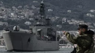 Face aux mouvements turcs en mer Egée, la Marine grecque en alerte Un navire de la marine grecque sur les côtes de l'île de Lesbos, en Grèce, le 4 mars 2020 (illustration)