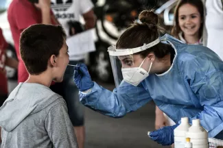 Covid-19: La Grèce espère recevoir le vaccin d’ici à décembre Covid-19: La Grèce espère recevoir le vaccin d’ici à décembre.