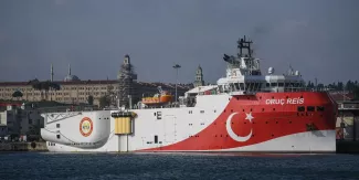La Turquie ignore l'avertissement des Européens et renvoie son navire Oruç Reis prospecter du gaz au large de la Grèce La Turquie ignore l'avertissement des Européens et renvoie son navire Oruç Reis prospecter du gaz au large de la Grèce.