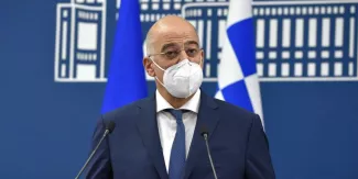 Conflit au Nagorny Karabakh : le chef de la diplomatie grecque dénonce "l'ingérence" turque Conflit au Nagorny Karabakh : le chef de la diplomatie grecque dénonce "l'ingérence" turque.