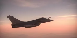 Comment Florence Parly veut minimiser l'impact du contrat Rafale en Grèce pour l'armée de l'air "On essaie de jouer sur l'ensemble des paramètres pour vraiment paralyser les conséquences d'un prélèvement réalisé sur la flotte de l'armée de l'air, a expliqué au Sénat la ministre des Armées, Florence Parly. Je suis assez confiante sur le fait que ces impacts seront le plus limités possibles aussi bien pour l'armée de l'air que pour le budget du ministère des armées". (Crédits : Dassault Aviation)