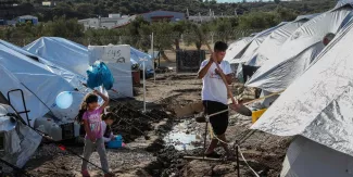 Le camp provisoire pour les migrants à Lesbos serait "pire que le précédent", selon Oxfam Le camp provisoire pour les migrants à Lesbos serait "pire que le précédent", selon Oxfam.