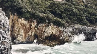En Grèce, dans le Pélion, balade au pays des centaures Mylopotamos, l'une des plages les plus spectaculaires du Pélion, à l'est de la péninsule. Laurent Fabre
