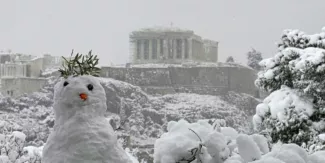 Athènes sous un manteau neigeux exceptionnel Athènes sous un manteau neigeux exceptionnel.