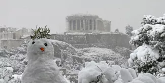 EN IMAGES : L'Acropole d'Athènes sous un manteau de neige Le Parthénon était recouvert de neige mardi, après une forte vague de froid.