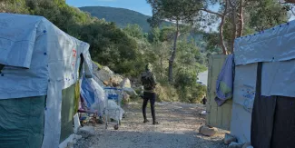 « J’ai peur d’être coincée ici pour l’éternité » : la galère sans fin des réfugiés en Grèce, bloqués aux portes de l’Europe « J’ai peur d’être coincée ici pour l’éternité » : la galère sans fin des réfugiés en Grèce, bloqués aux portes de l’Europe.