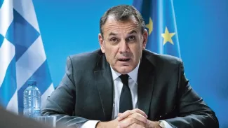 Méditerranée: «La Grèce compte sur l’aide de l’UE» «D'ici à cinq ans, les forces armées compteront environ quinze mille hommes de plus», confie Nikos Panagiotopoulos, le ministre grec de la Défense (ici à Bruxelles en novembre 2019). www.alamy.com/Alamy Stock Photo
