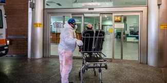 Coronavirus dans le monde: troisième vague en Grèce, record de cas en Inde depuis le début de l'année Coronavirus dans le monde: troisième vague en Grèce, record de cas en Inde depuis le début de l'année.