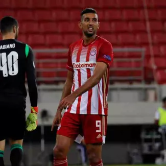 Foot : Le joli retourné d'Ahmed Hassan (Olympiakos) Foot : Le joli retourné d'Ahmed Hassan (Olympiakos).