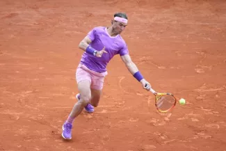 Tennis - ATP : Rafael Nadal rejoint Stefanos Tsitsipas en finale à Barcelone après sa victoire contre Pablo Carreño Busta Huitième victoire en huit confrontations de Rafael Nadal contre Pablo Carreño Busta. (N. Luttiau /L'Équipe)