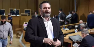 Visé par un mandat d'arrêt international, un eurodéputé grec d'extrême droite arrêté à Bruxelles Visé par un mandat d'arrêt international, un eurodéputé grec d'extrême droite arrêté à Bruxelles.