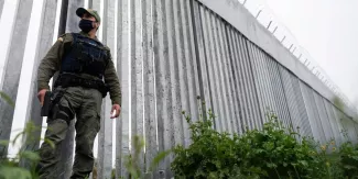 La Grèce teste un "canon sonore" pour repousser les migrants aux frontières européennes: l'essai crée la polémique dans la sphère politique.