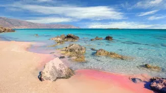 Grèce: une touriste française retrouvée morte en Crète La Française a été retrouvée morte près de la célèbre plage d'Elafonissi en Crète. Piotr Krzeslak / stock.adobe.com