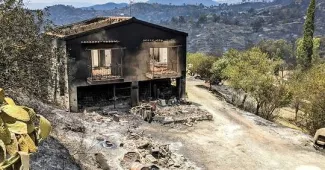 Chypre : quatre morts dans le pire incendie depuis des décennies Chypre : quatre morts dans le pire incendie depuis des décennies.