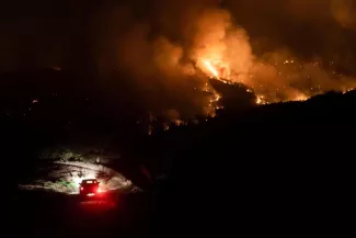 Gigantesque incendie: Un feu de forêt fait quatre morts sur l’île de Chypre Gigantesque incendie: Un feu de forêt fait quatre morts sur l’île de Chypre.