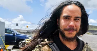 «J'obéis à Mauna Kea, ma montagne sacrée d'Hawaï» «J'obéis à Mauna Kea, ma montagne sacrée d'Hawaï».