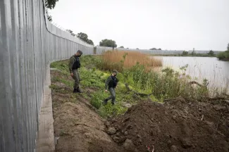L’Europe face aux migrants : La Grèce fortifie sa frontière après la chute de Kaboul L’Europe face aux migrants : La Grèce fortifie sa frontière après la chute de Kaboul.