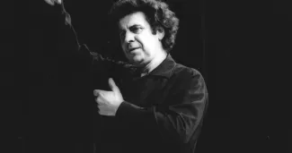 «Avec la mort de Míkis Theodorákis, c’est le XXe siècle grec qui se termine» «Avec la mort de Míkis Theodorákis, c’est le XXe siècle grec qui se termine».