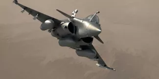 Rafale, frégates FDI : Dassault et Naval Group attendus jeudi en Grèce pour signer les contrats Six nouveaux Rafale vont atterrir en Grèce (Crédits : Dassault Aviation)