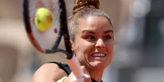 EN DIRECT - Roland-Garros : demi-finaliste en 2021, Maria Sakkari sortie dès le 2e tour EN DIRECT - Roland-Garros : demi-finaliste en 2021, Maria Sakkari sortie dès le 2e tour.