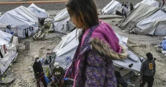 La Grèce dit avoir stoppé 40.000 migrants à Evros depuis janvier Le camp de réfugiés de Kara Tepe, à Mytilène. ARIS MESSINIS / AFP