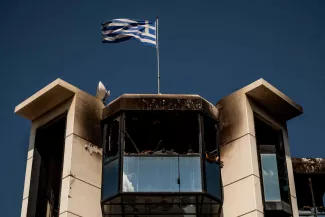 En Grèce, le groupe médiatique Real pris pour cible En Grèce, le groupe médiatique Real pris pour cible.