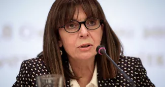 D’incessantes affaires d’écoutes déstabilisent la Grèce Katerina Sakellaropoulou, la présidente de la République, en octobre 2018. — © EUROKINISSI / REUTERS
