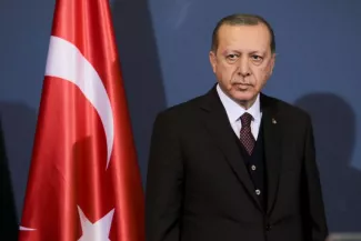 Erdogan prononce un discours qui glace les Grecs et les inquiète au plus haut point Erdogan prononce un discours qui glace les Grecs et les inquiète au plus haut point.