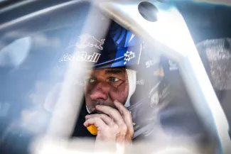 WRC Acropole: Seb Loeb de retour en tête, Neuville 4ème dans la poussière WRC Acropole: Seb Loeb de retour en tête, Neuville 4ème dans la poussière.