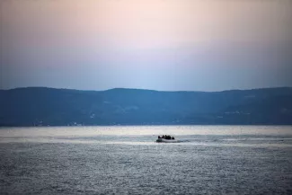 Sur l’île grecque de Lesbos, deux réfugiés afghans accusés d’être des passeurs libérés, sur fond de criminalisation des migrants Sur l’île grecque de Lesbos, deux réfugiés afghans accusés d’être des passeurs libérés, sur fond de criminalisation des migrants.