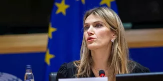Corruption : Eva Kaili, vice-présidente grecque du Parlement européen, écrouée Eva Kaili, vice-présidente grecque du Parlement européen, a été inculpée et écrouée dans une affaire de soupçons de corruption de l'institution. © EUROPEAN PARLIAMENT / POOL / ANADOLU AGENCY / Anadolu Agency via AFP