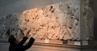 Frises du Parthénon: l’espoir d’un retour en Grèce balayé par Londres Les frises du Parthénon au British Museum, à Londres, le 9 janvier 2023. — © DANIEL LEAL / AFP