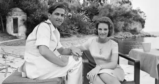 Mort de Constantin II, le dernier roi de Grèce Le roi Constantin II et la princesse Anne-Marie de Danemark sur l'île de Corfou, le 25 juillet 1964. PHOTO ERIK PETERSEN/AFP