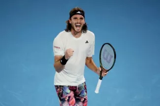 Tsitsipas efface Lehecka et rejoint Khachanov en demi-finales Stefanos Tsitsipas rejoint les demi-finales. (L. Elliott/Reuters)