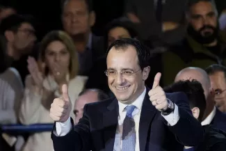 Le conservateur Nikos Christodoulides, ancien ministre des affaires étrangères, élu président de Chypre Le conservateur Nikos Christodoulides, ancien ministre des affaires étrangères, élu président de Chypre.
