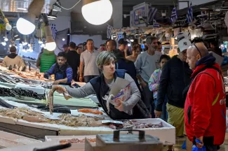 Élections en Grèce: «Tout augmente chaque jour, même le yaourt grec ou le souvlaki!» Élections en Grèce: «Tout augmente chaque jour, même le yaourt grec ou le souvlaki!».