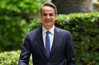 Législatives en Grèce: Fort de sa victoire, Mitsotakis appelle à de nouvelles élections Législatives en Grèce: Fort de sa victoire, Mitsotakis appelle à de nouvelles élections.