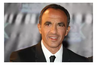 Voici le remplaçant de Nikos Aliagas dans 50’Inside Voici le remplaçant de Nikos Aliagas dans 50’Inside.