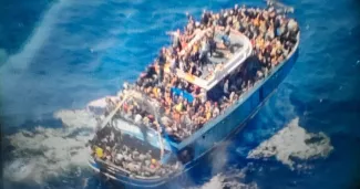 Naufrage de migrants en Méditerranée : ce que l’on sait sur les responsabilités des garde-côtes grecs Naufrage de migrants en Méditerranée : ce que l’on sait sur les responsabilités des garde-côtes grecs.