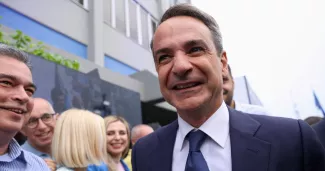 Grèce : Kyriakos Mitsotakis remporte un deuxième mandat dans l'ombre de petits partis d'extrême droite Grèce : Kyriakos Mitsotakis remporte un deuxième mandat dans l'ombre de petits partis d'extrême droite.